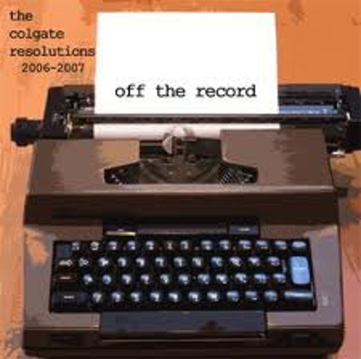 <p>(journalism English) nói không chính thức/không được công bố Ví dụ: Speaking off the record, he disagreed with the policy.</p>
