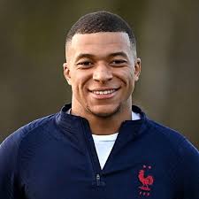 <p>Which languages is Mbappé fluent in?</p>