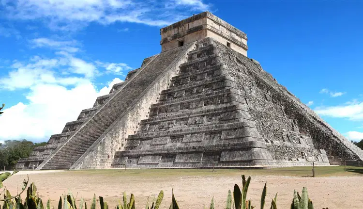 <p>El Castillo (Castle)</p>
