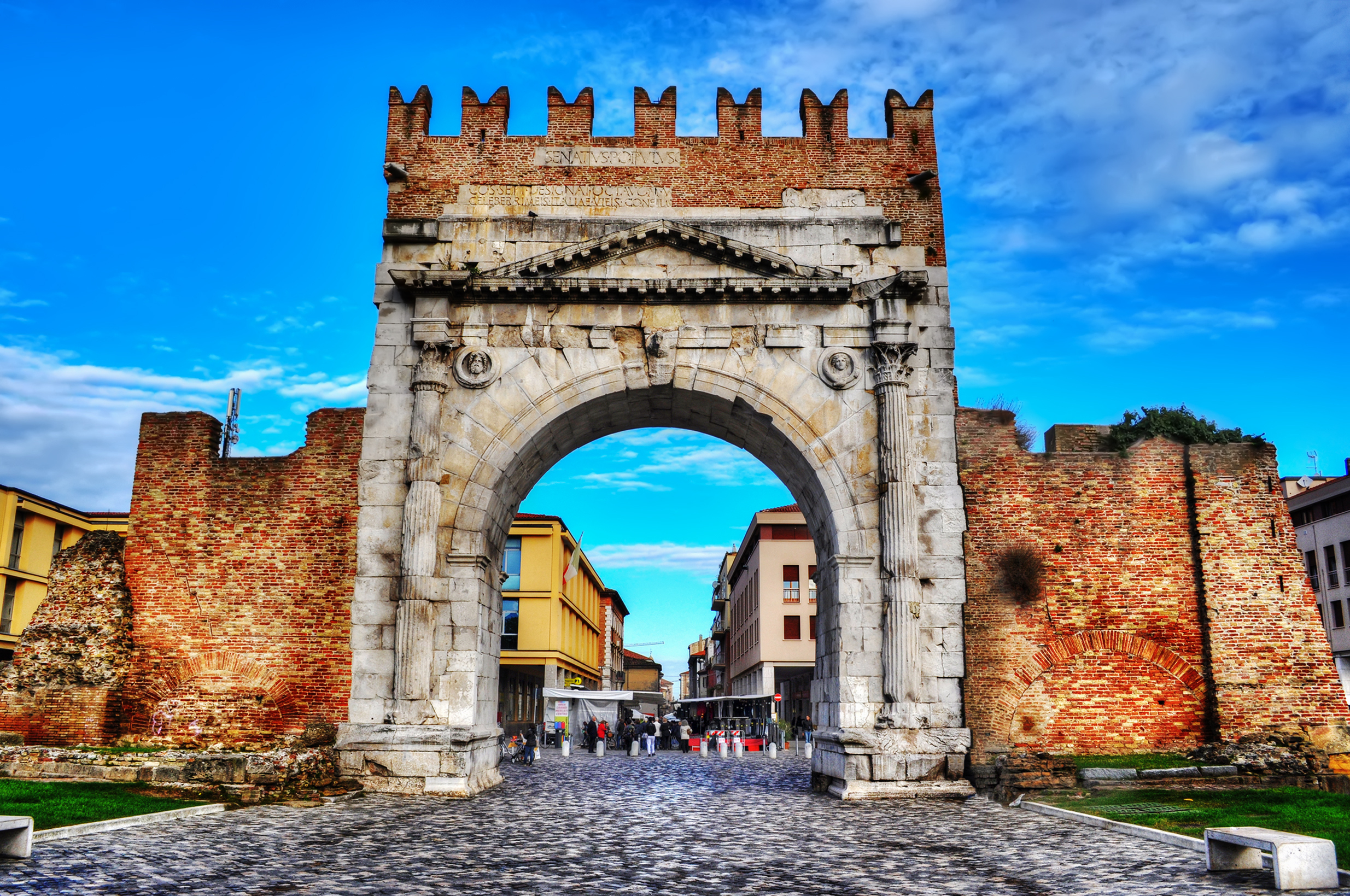 <p>tempio malatestiano in rimini</p><p>by alberti</p><p>inspired by the arch of augustus in rimini</p><p>there are sarcophagi in the arches on the side</p>