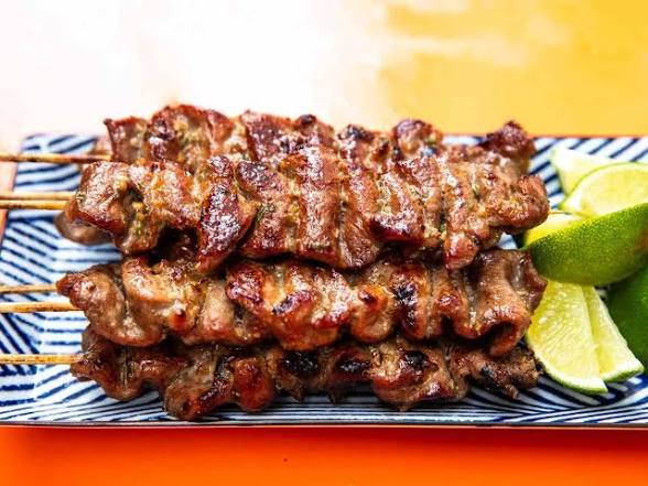 <p>Barbecue pork skewers</p>