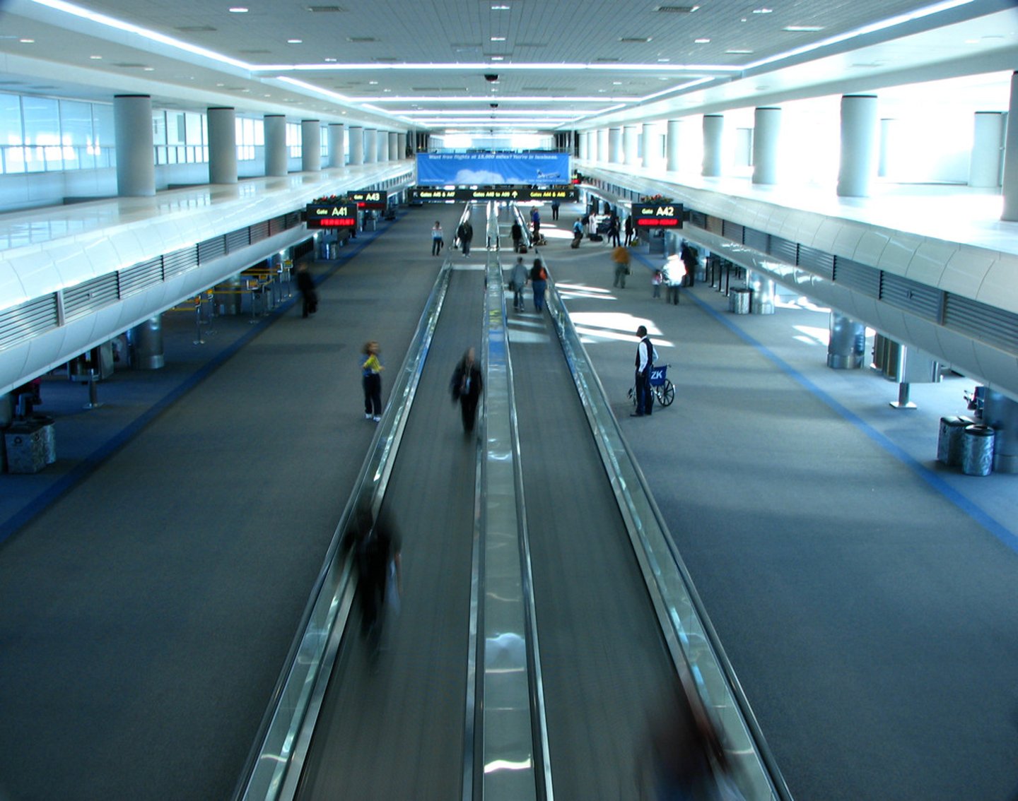 <p>moving sidewalk</p>