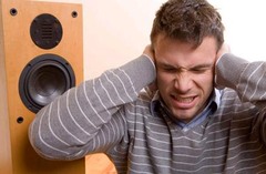 <p>створювати багато шуму</p>