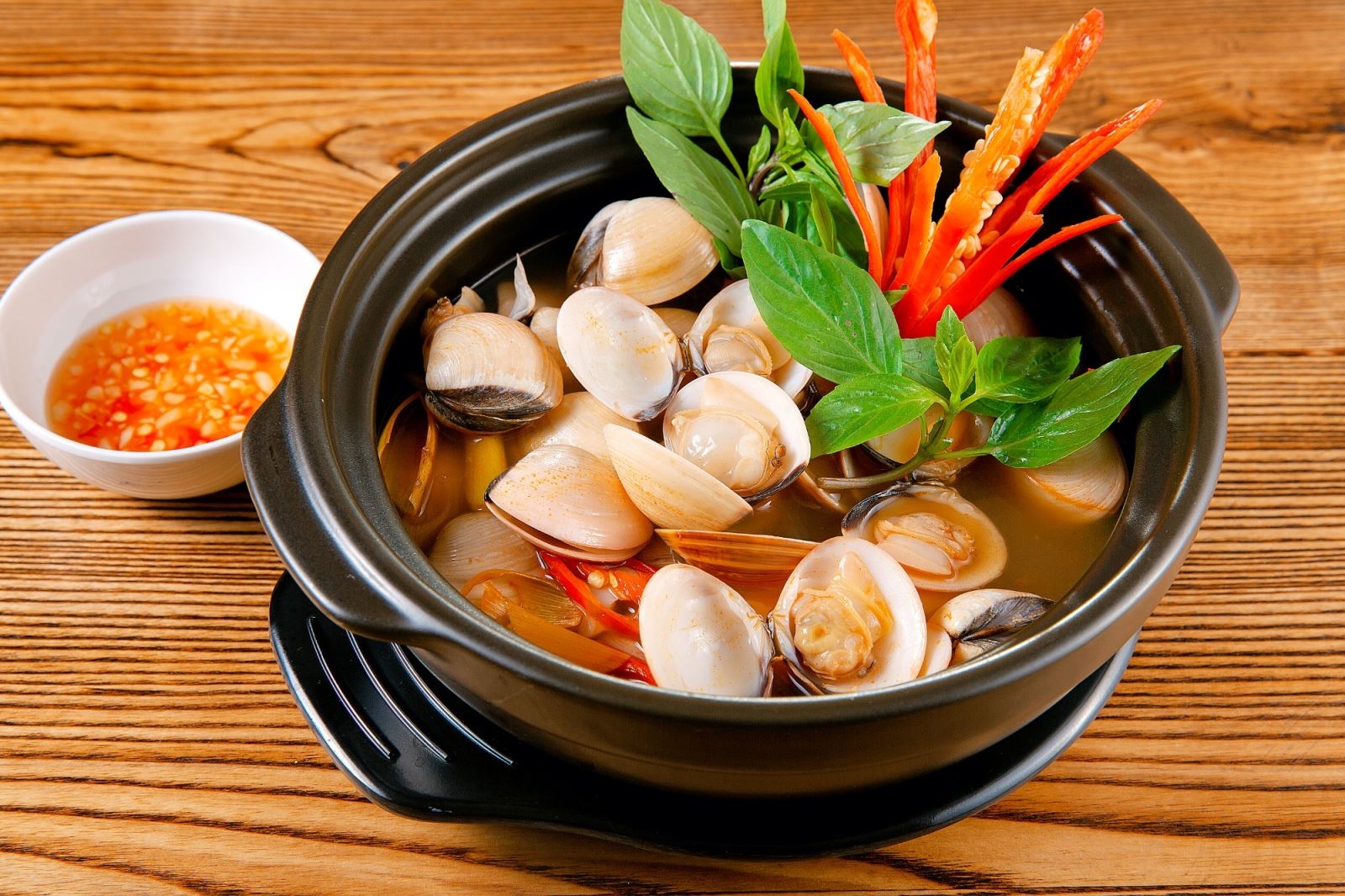 <p>steamed clams</p>