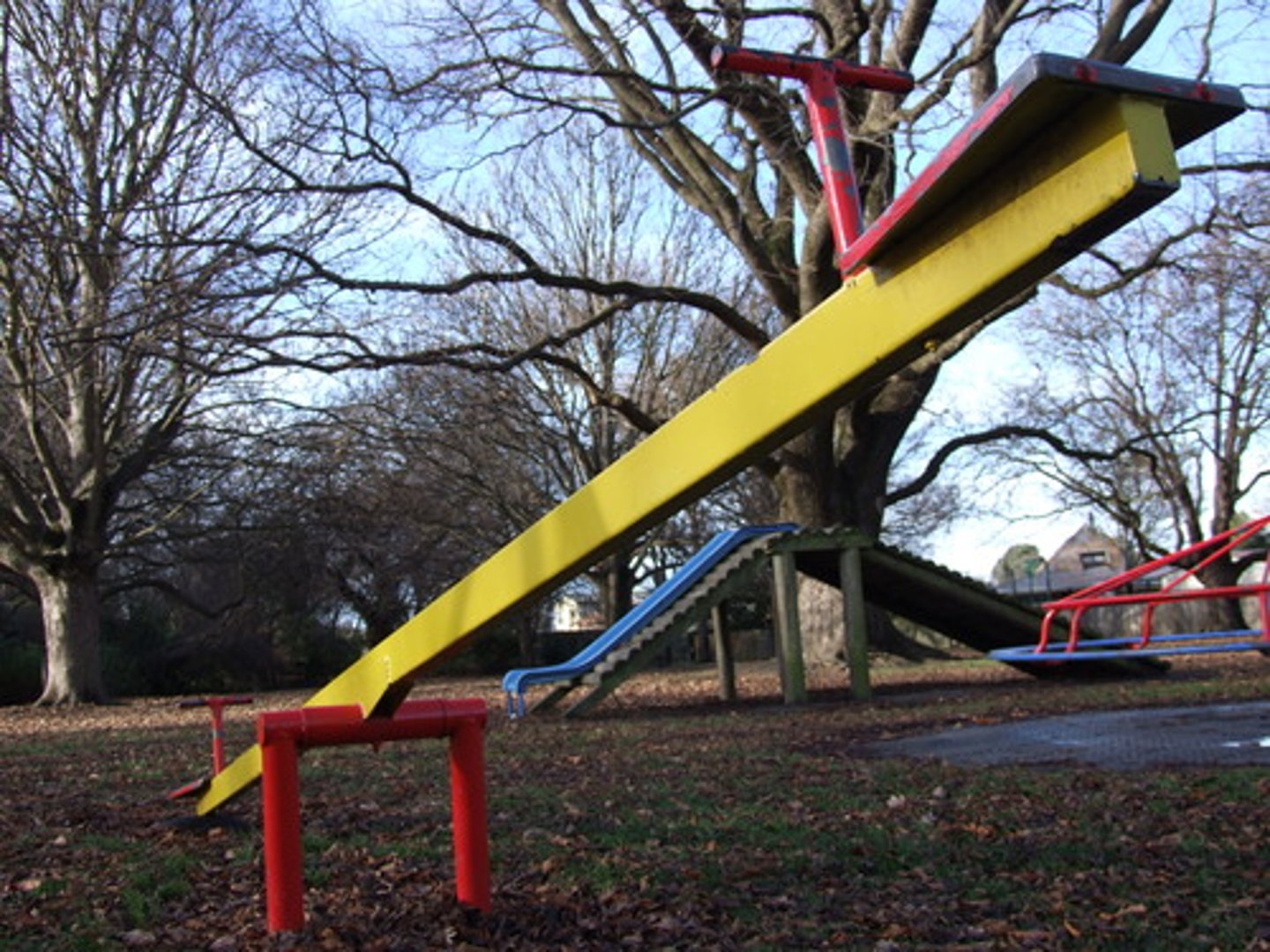 <p>un tape-cul, une bascule</p>
