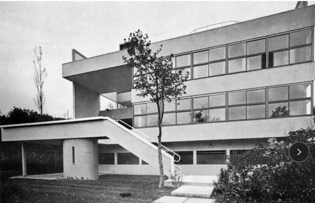 <p>Who designed the Villa Stein?</p>