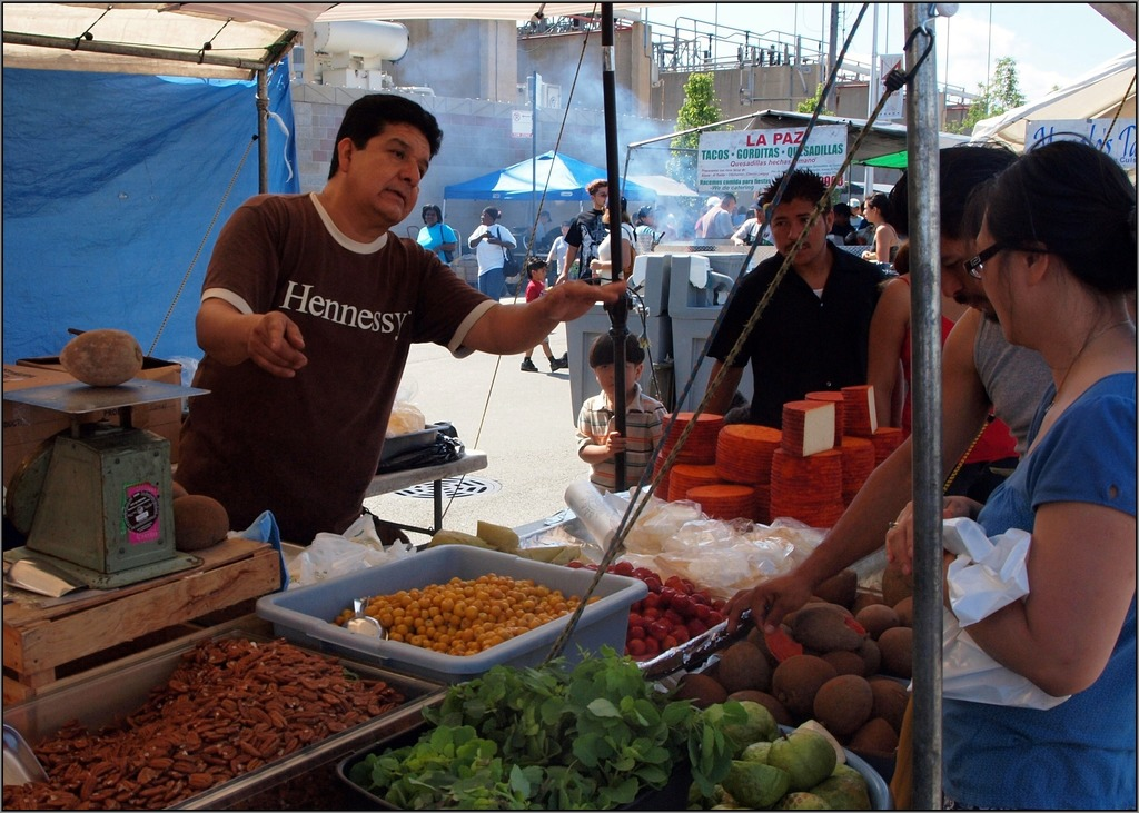<p>to haggle</p>