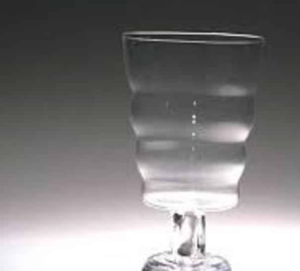 <p>- Vasos</p><p>- J. Powell and</p><p>Sons</p><p>- Arts and Crafts</p>