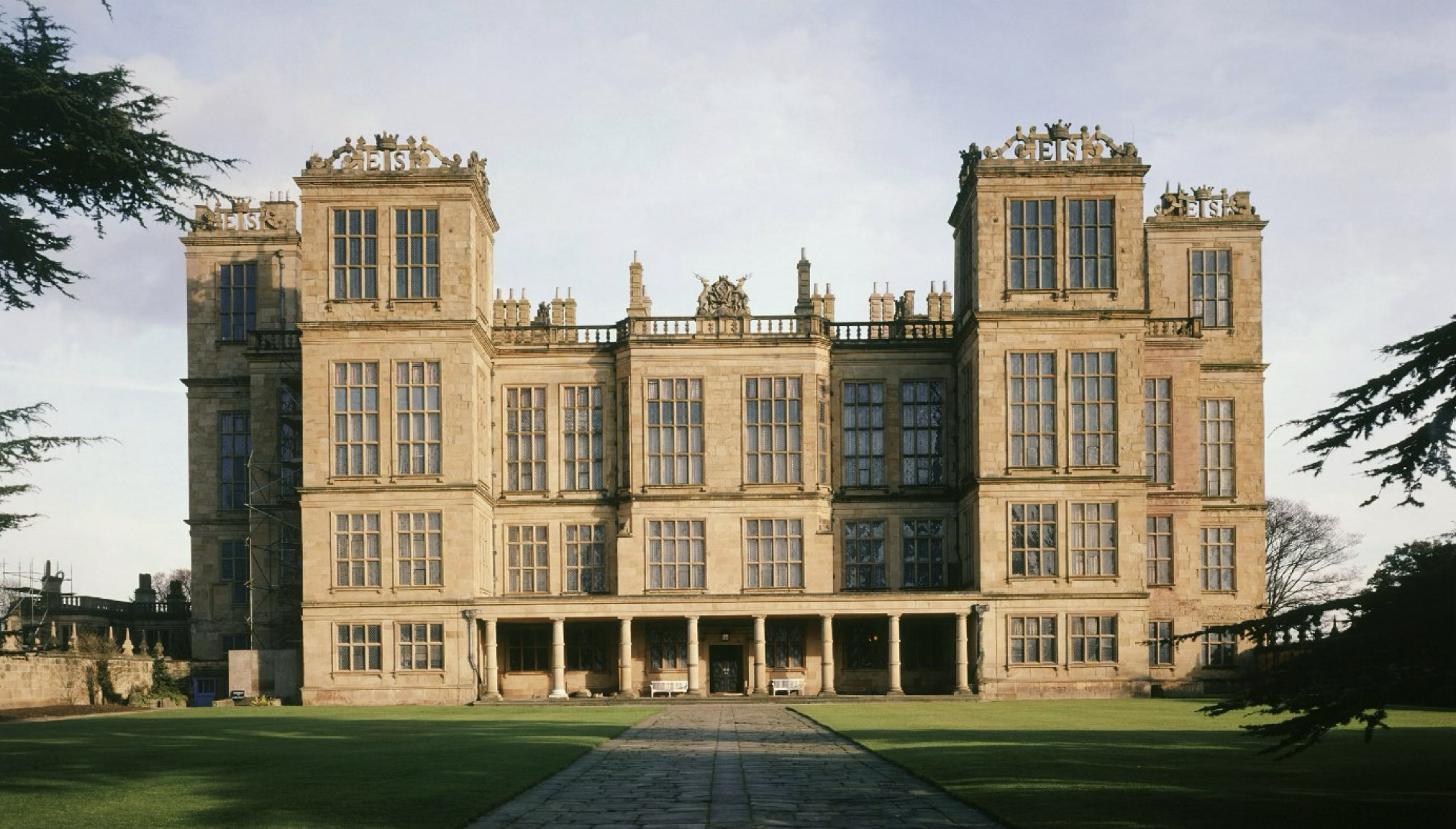 <p>Name<br>Architect<br>Location<br>Date</p>