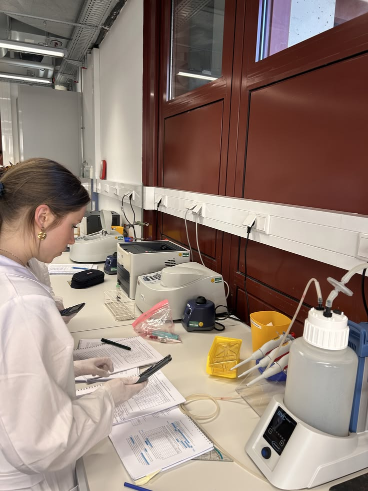 <p>(to study medicine in a lab to find new facts) </p><p>My brother is a scientist and wants to w__________ a__________ a__________ m__________ r__________.</p>