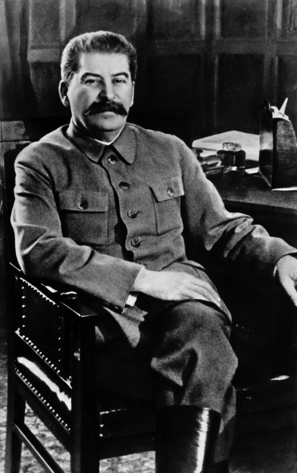 <p>What is a dictatorship?</p>