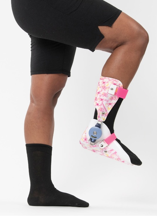 <ul><li><p><span>Inability to actively dorsiflex the ankle and foot&nbsp;- injury to&nbsp;fibulat&nbsp;nerve</span></p></li><li><p><span>Ankle-foot orthosis (AFO) holds foot in passive, neutral position</span></p></li></ul><p></p>