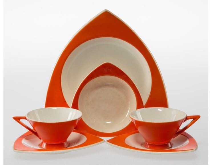 <p>Tricorne tea and coffee service</p>