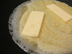 <p>танути, розтоплювати</p>