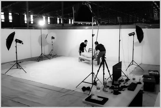 <p>scene (n) <span style="line-height: inherit;">/siːn/</span></p>