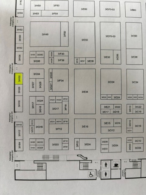 <p>Das Aufmaß erfasst Maße von Ausstellerflächen.</p><p class="x_MsoNormal">Vorerst nummeriert, später mit Kundennamen benannt, bis zur kompletten Hallenbelegun</p>