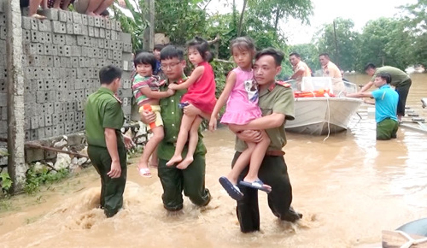 <p>di tản, sơ tản</p>