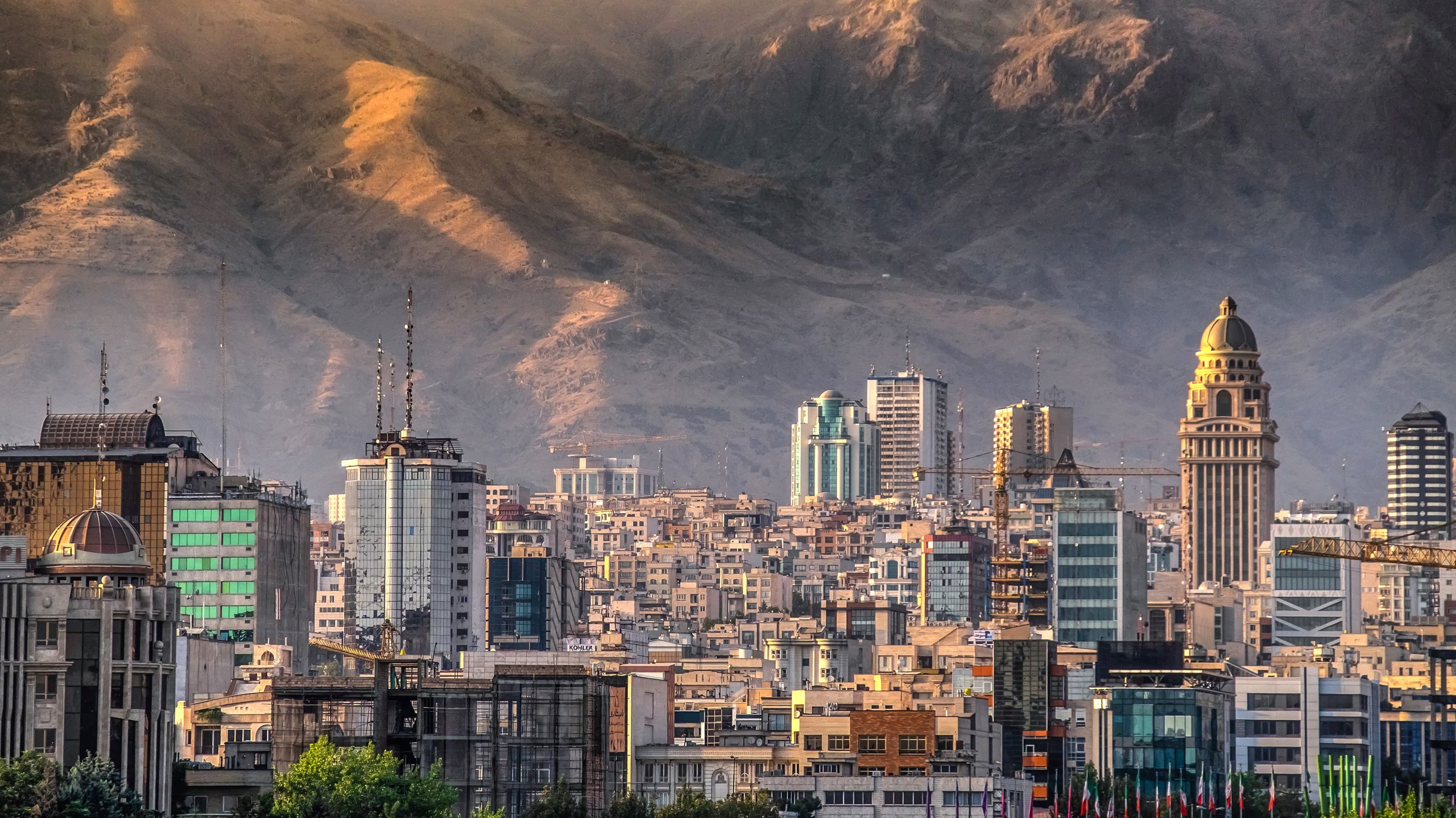 <p>کلان شهر</p>
