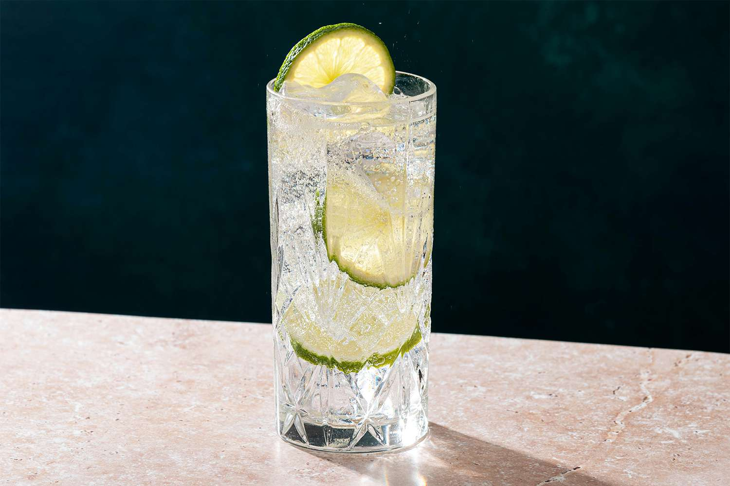 <p>1 1/2oz gin</p><p>tonic water</p><p></p><p>tall glass</p>