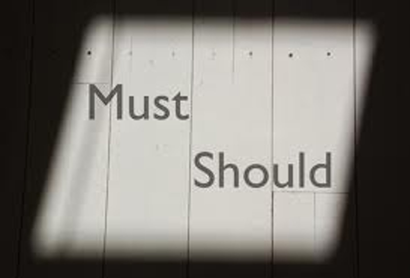 <p>must, I must study for the text</p>