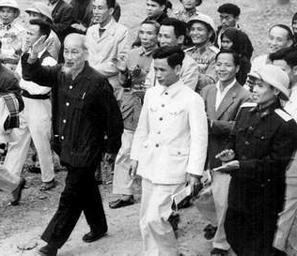 <p>người tiên phong, người mở đường</p>