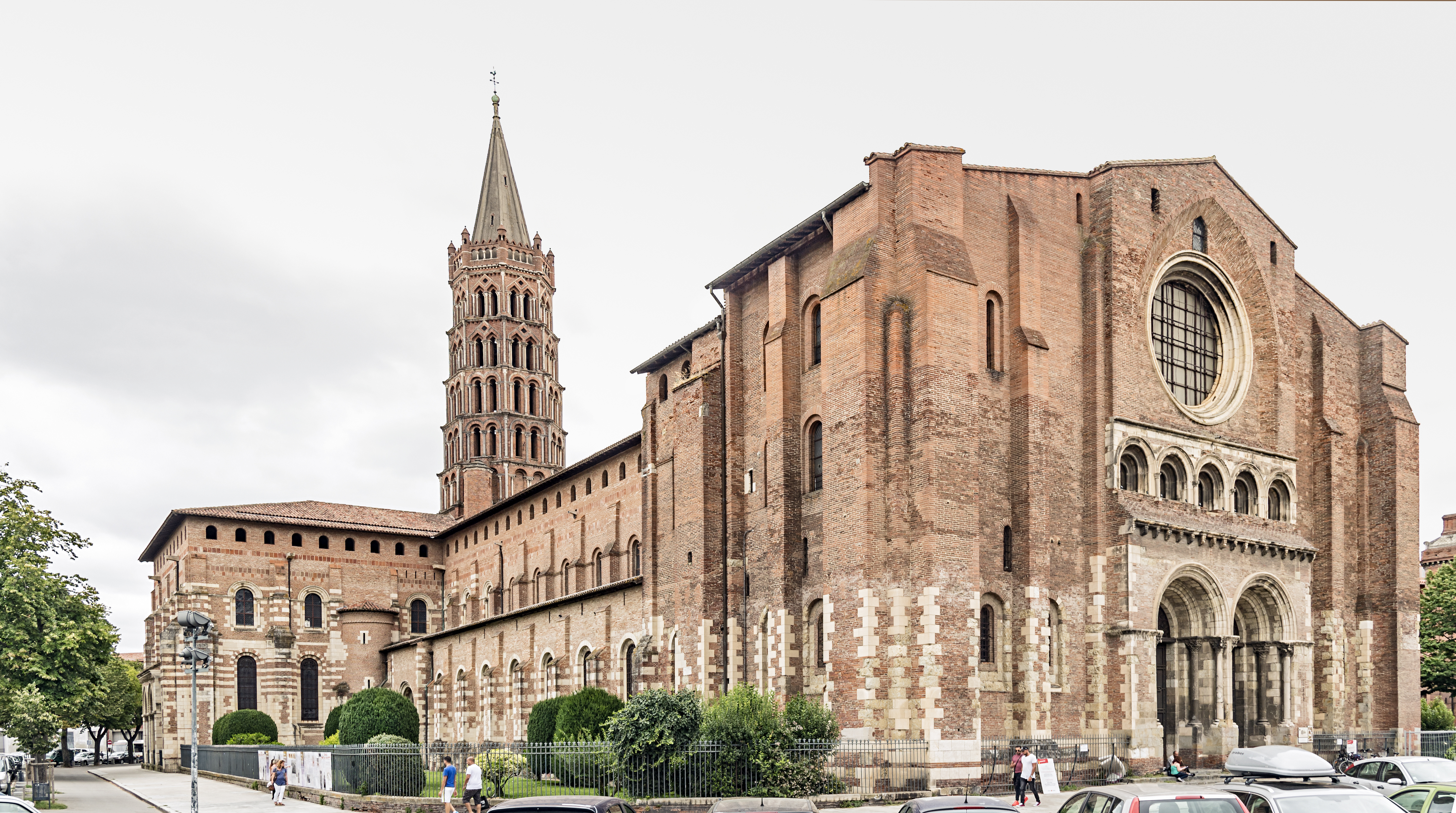 <p>Romanesque</p><p></p><p>Brick and Stone masonry</p><p></p><p>Designed as a major stop for the pilgrimage route. Allows people to view relics without disrupting formal liturgical services</p>