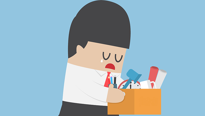 <p>get laid off</p><p>(She got laid off when the company closed.)</p>