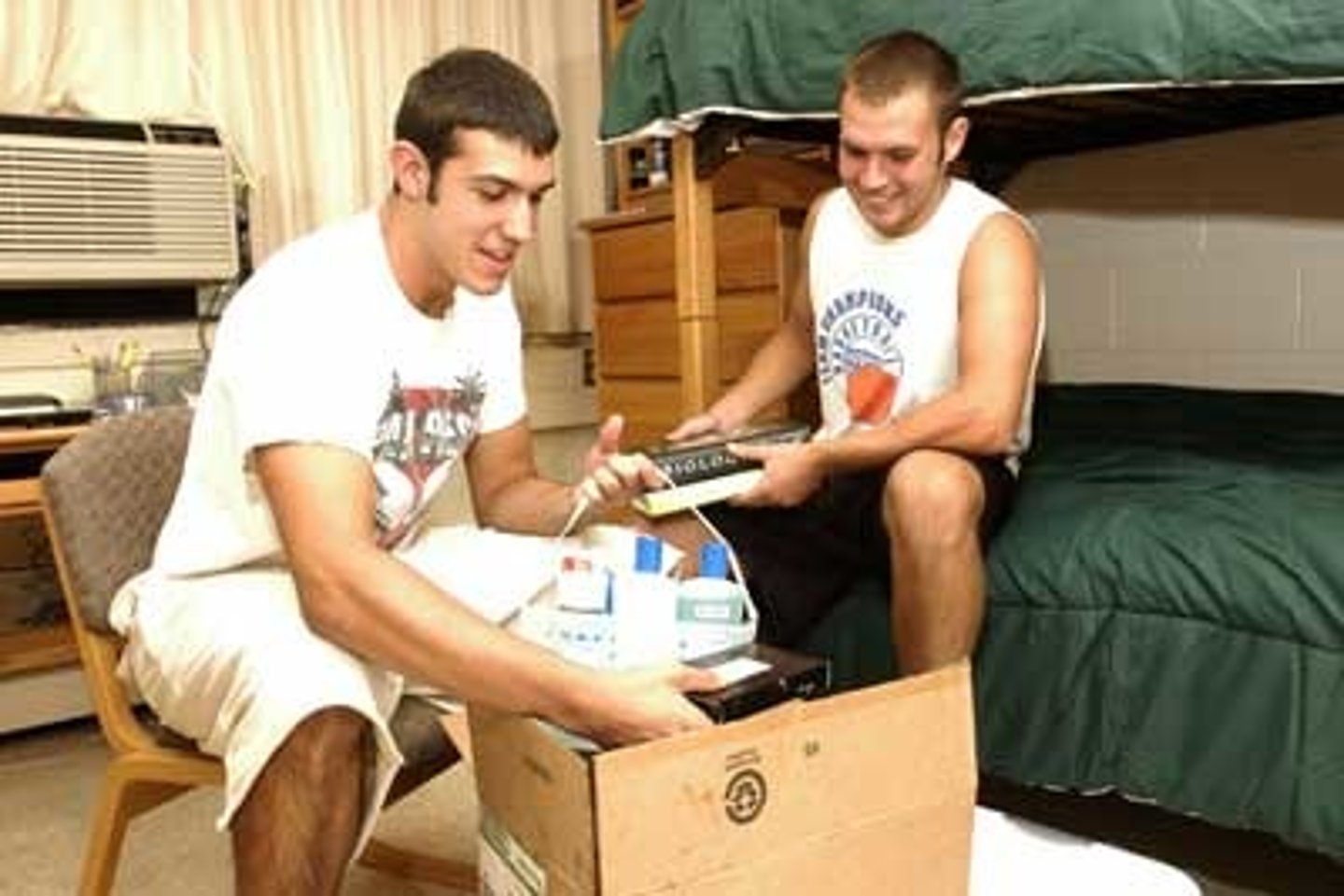 <p>roommate</p>
