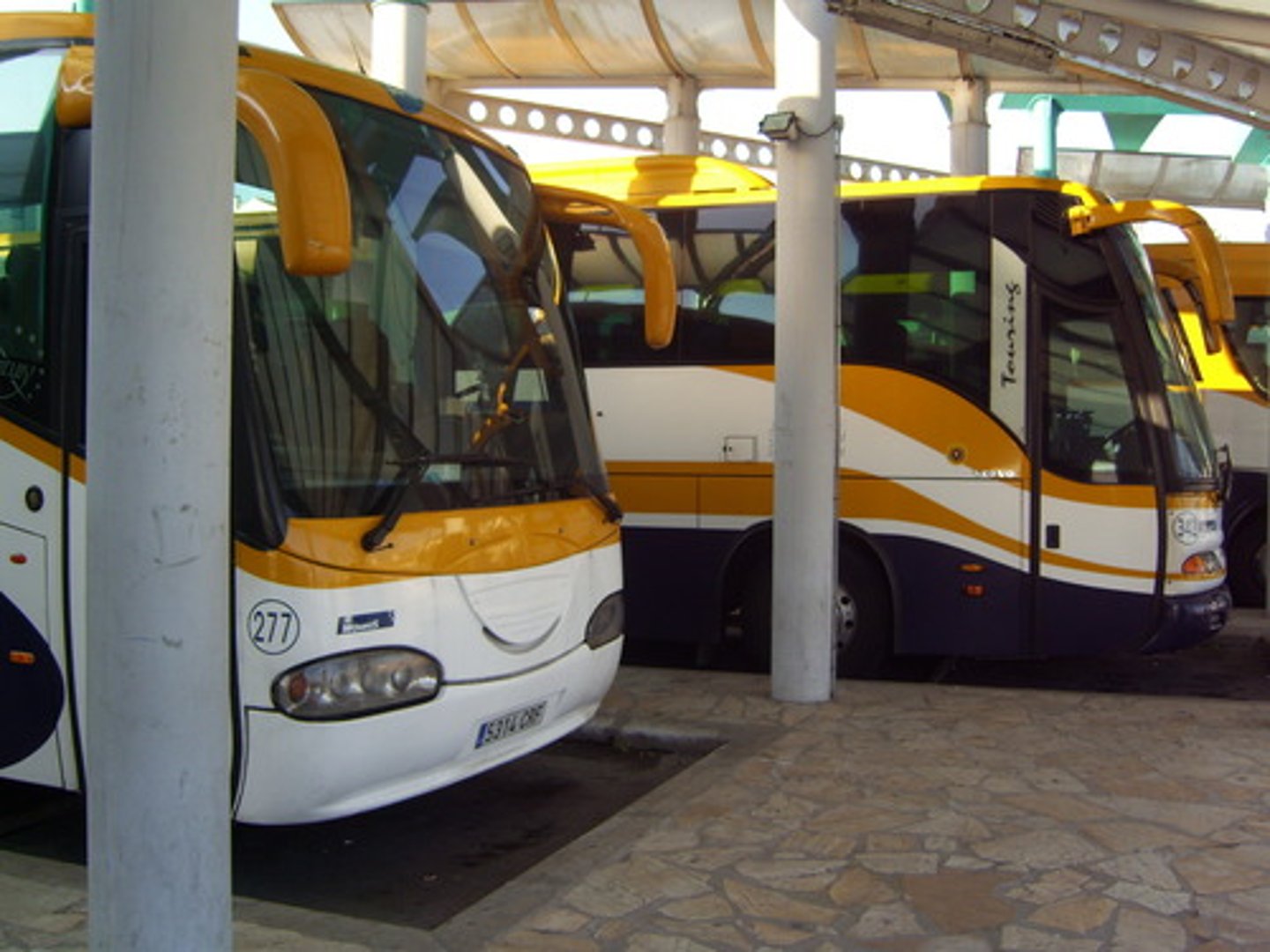 <p>скоростной автобус</p>