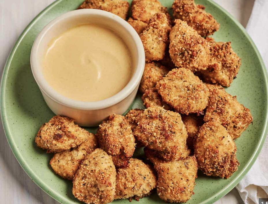 <p>los nuggets/ las tiras de pollo </p>