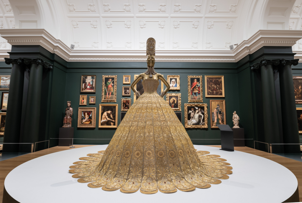 <p>Guo Pei, <em>Magnificent Gold,</em> 2006</p>