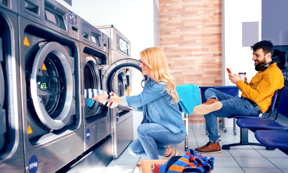 <p>laundry service</p><p class="is-empty is-editor-empty has-focus">/ˈlɔːndri ˌsɜːvɪs/</p>