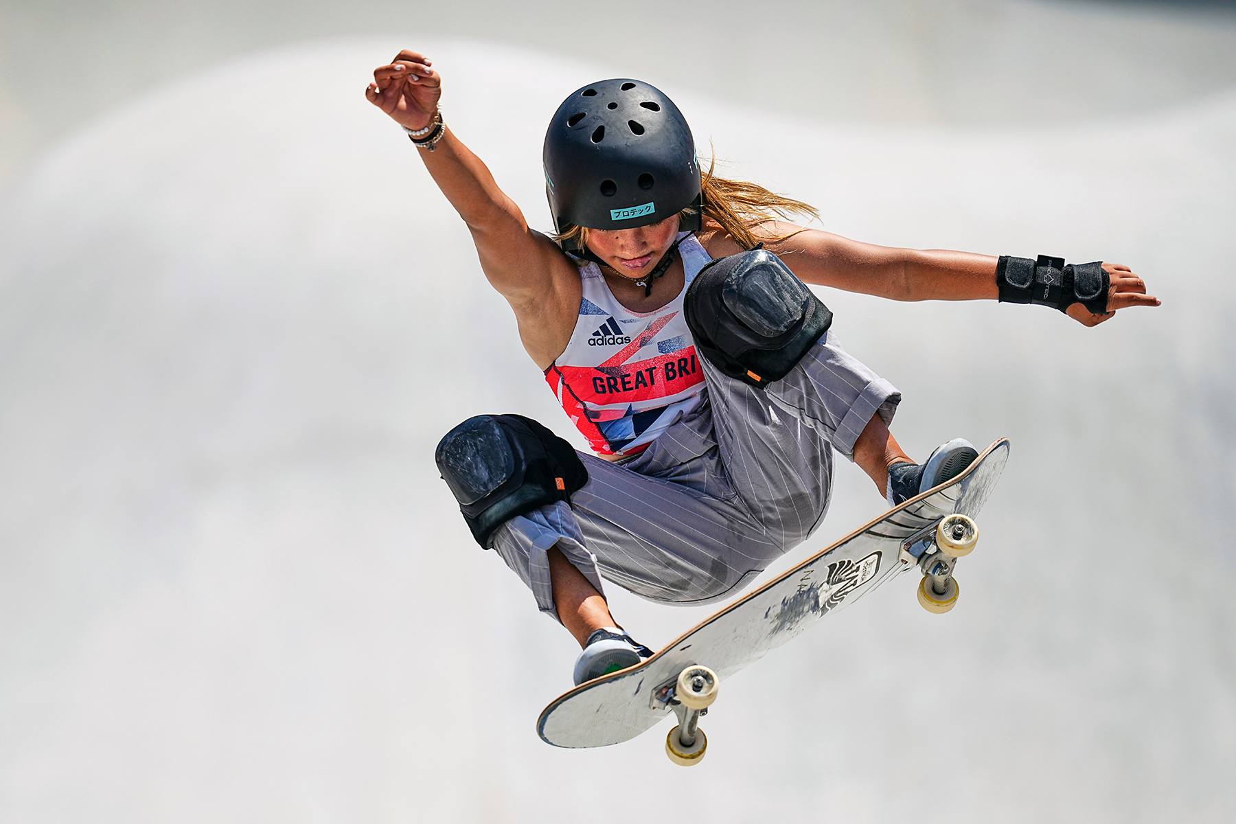 <p>a sport where you ride on a skateboard</p>