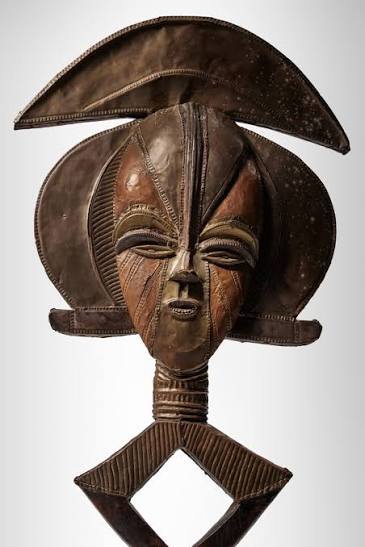 <p>Reliquary guardian figure</p>