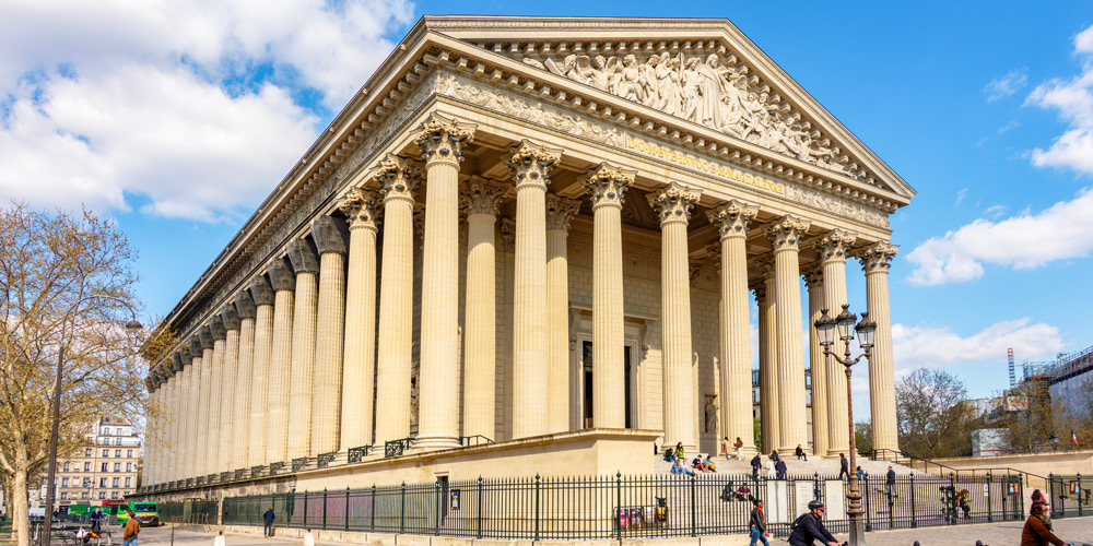 <p>Name<br>Architect<br>Location<br>Date</p>