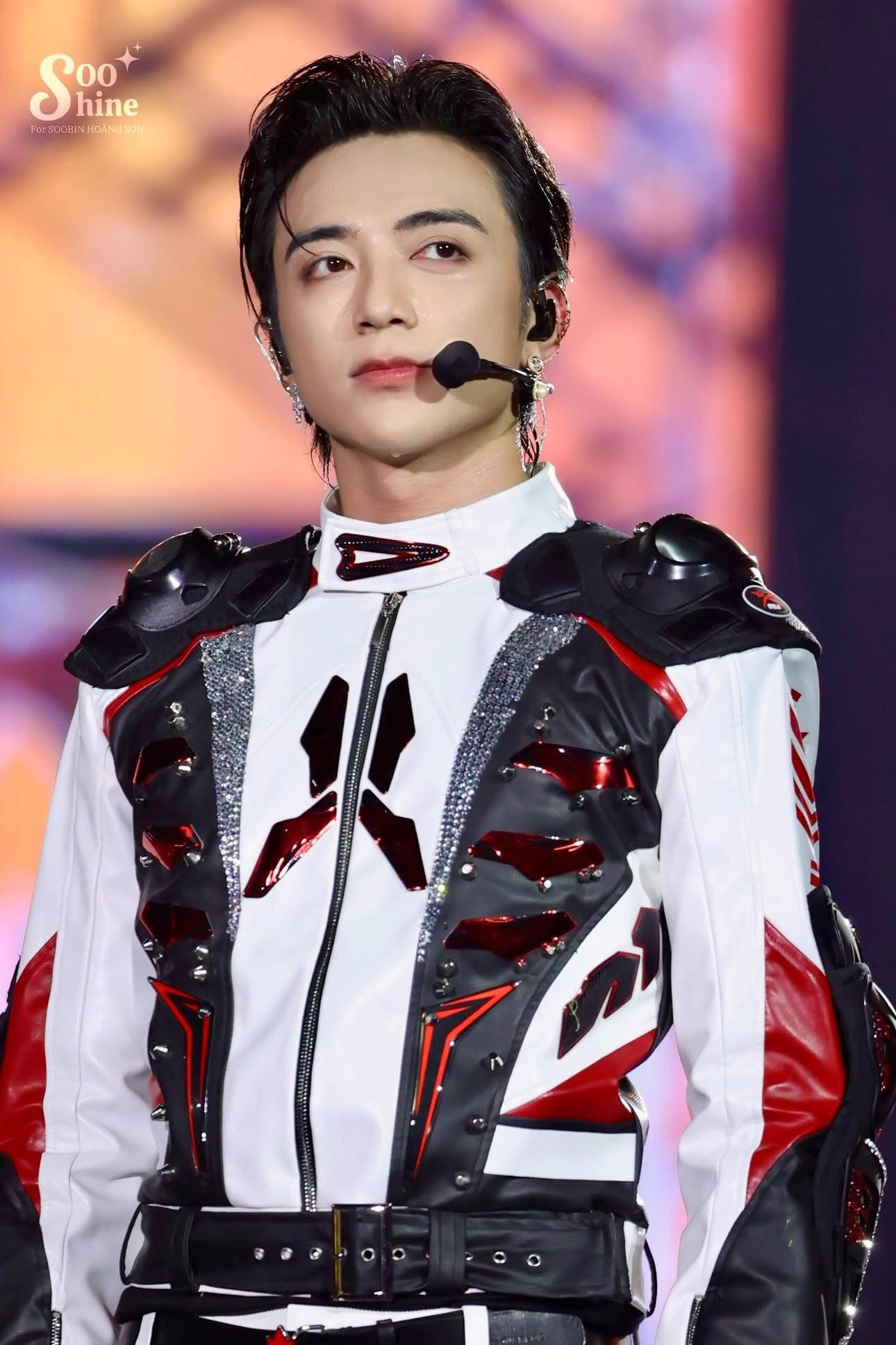 <p>nhợt nhạt</p>