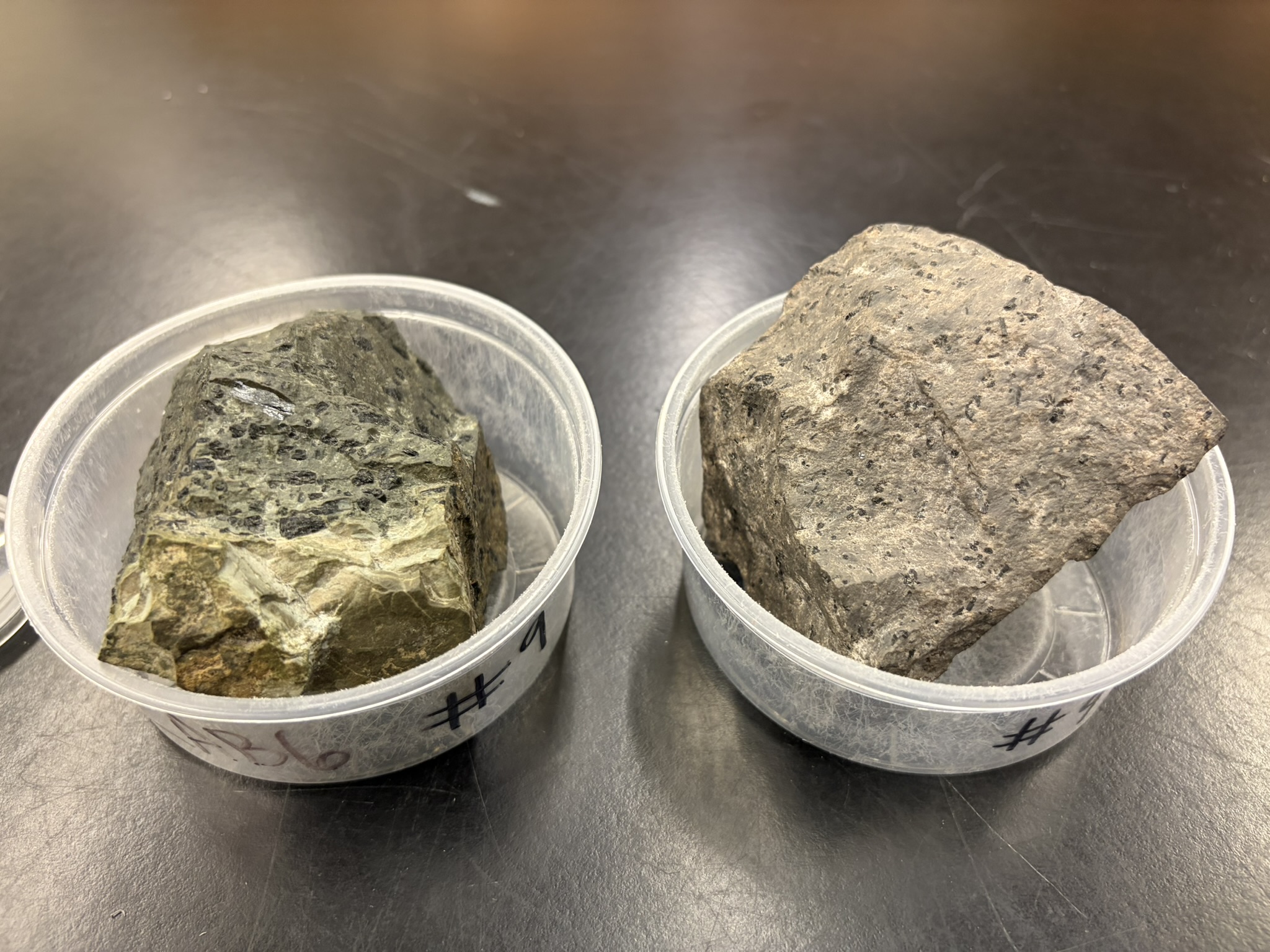 <p>Mafic<br>Porphyritic</p>