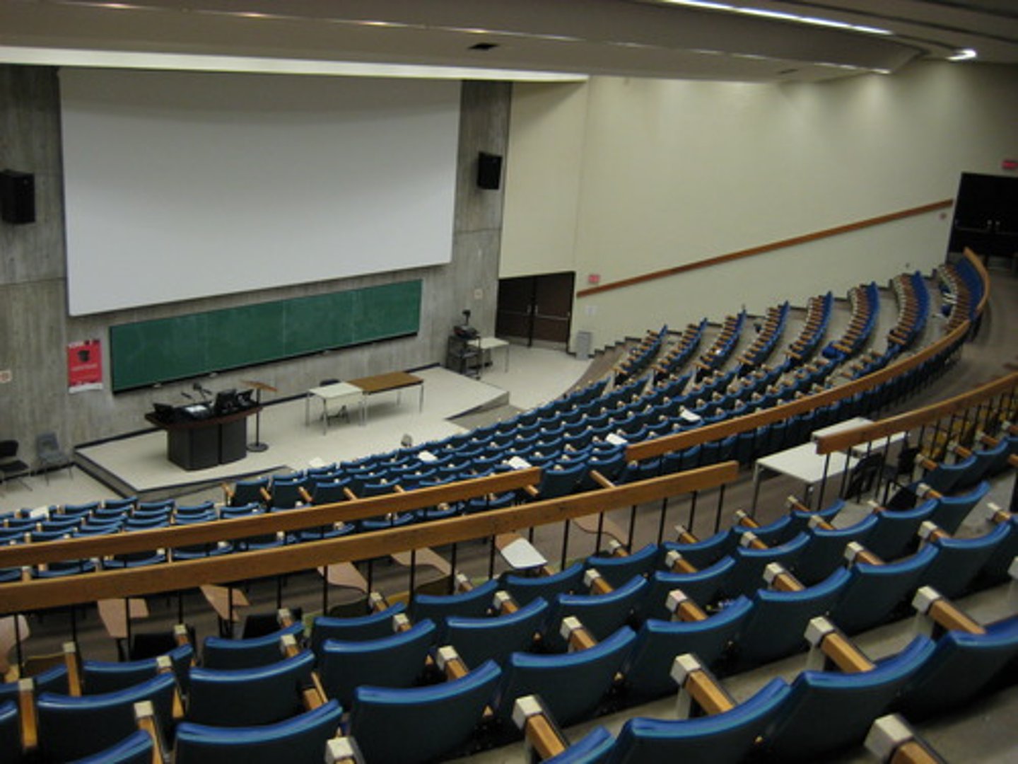 <p>(noun) a large room where lectures are given.</p>