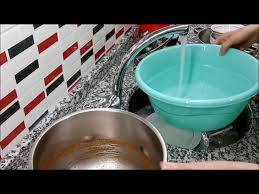 <p>give (<em>sth</em>) a wash</p>