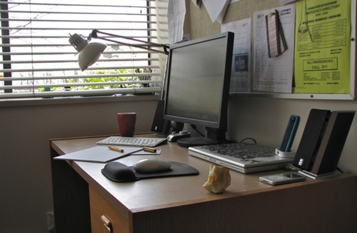 <p>a good working environment (...congenial)</p>