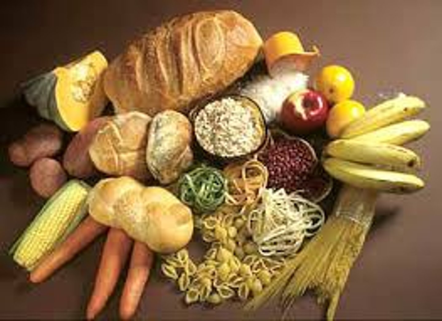 <p>Azúcares simples producidos en el cuerpo después de comer cereales y pan; dan energía rápidamente</p>