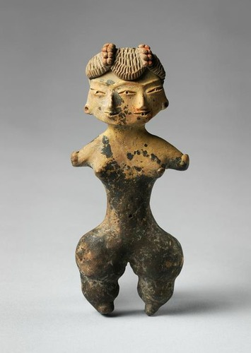 <p>How was the Tlatilco Female Figure made/decorated?</p>
