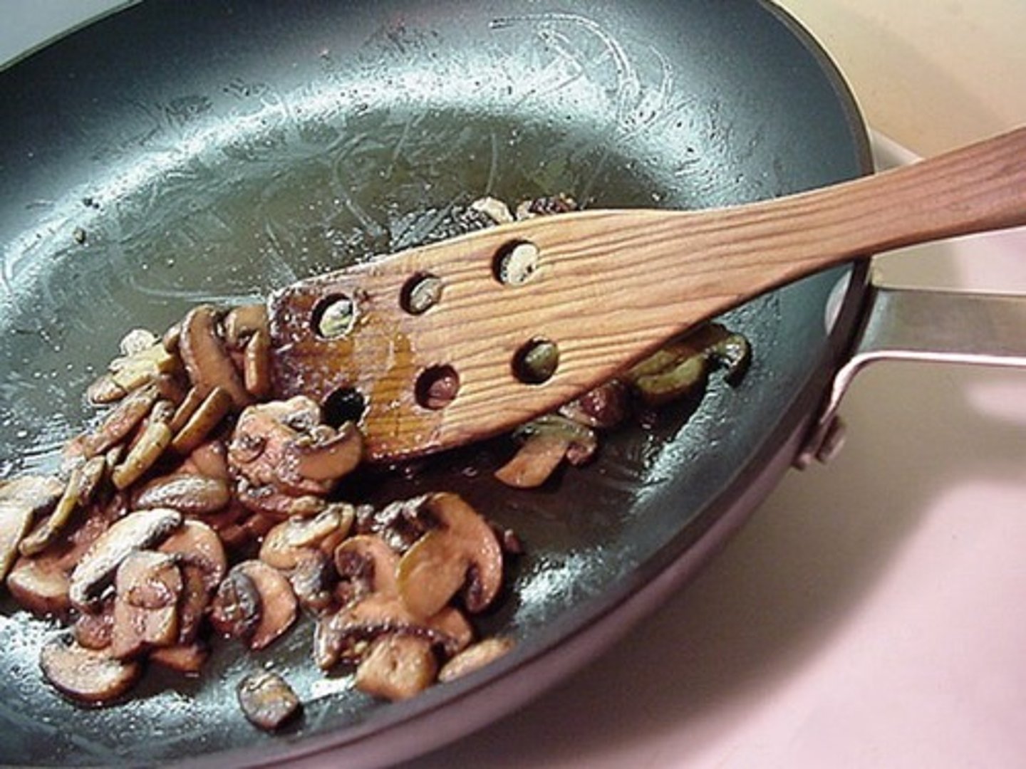 <p>sauté</p><p>don't sauté</p>