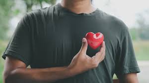 <p>être triste : “avoir le cœur __”</p>