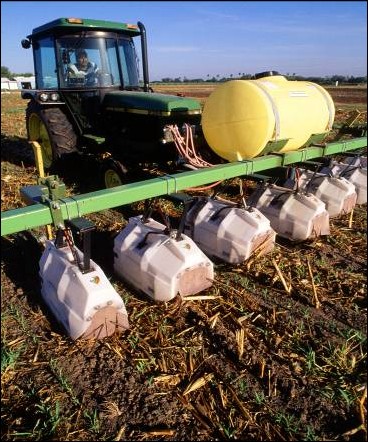 <p>Which application method places the pesticide in a strip either over or beside a crop row?</p>