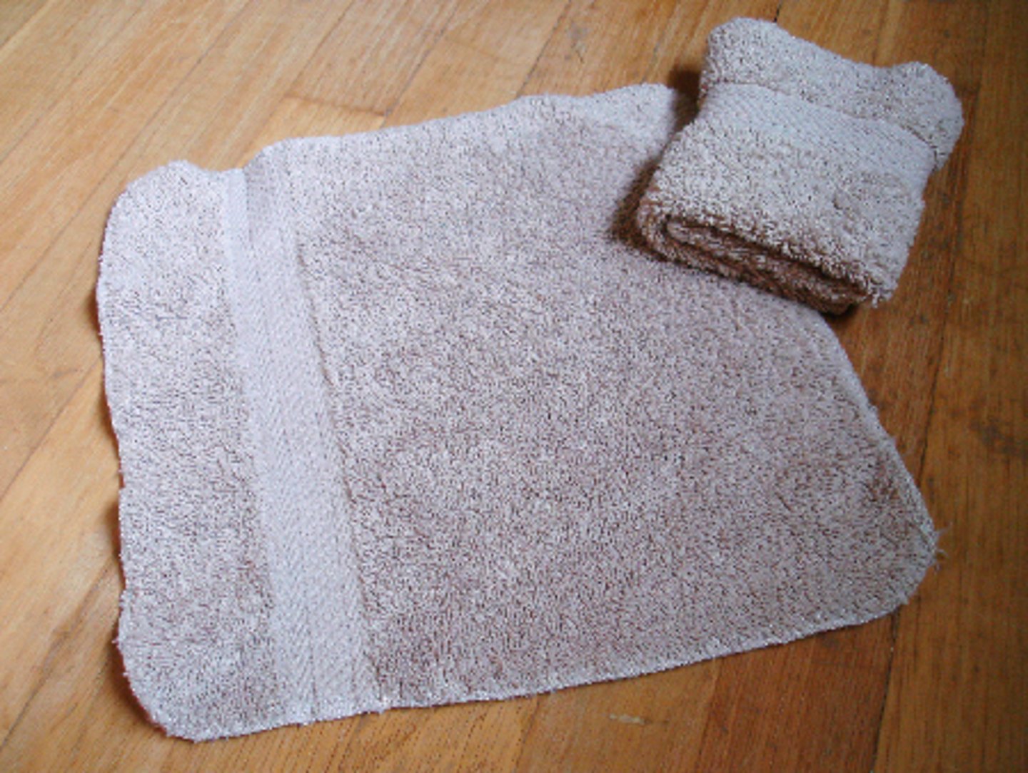 <p>rag or dish towel</p>