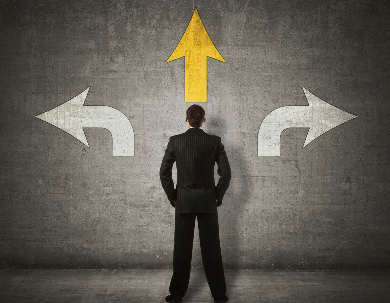 <p>Quyết định làm gì.</p><p>I <strong>decide to</strong> study MIS at UEL. (Tao quyết định học MIS ở UEL).</p>