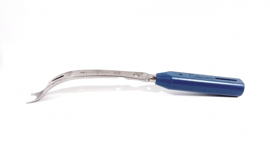 <p>Forked-tip femoral retractor with a blue handle; femoral exposure (Land, Gupta).</p>