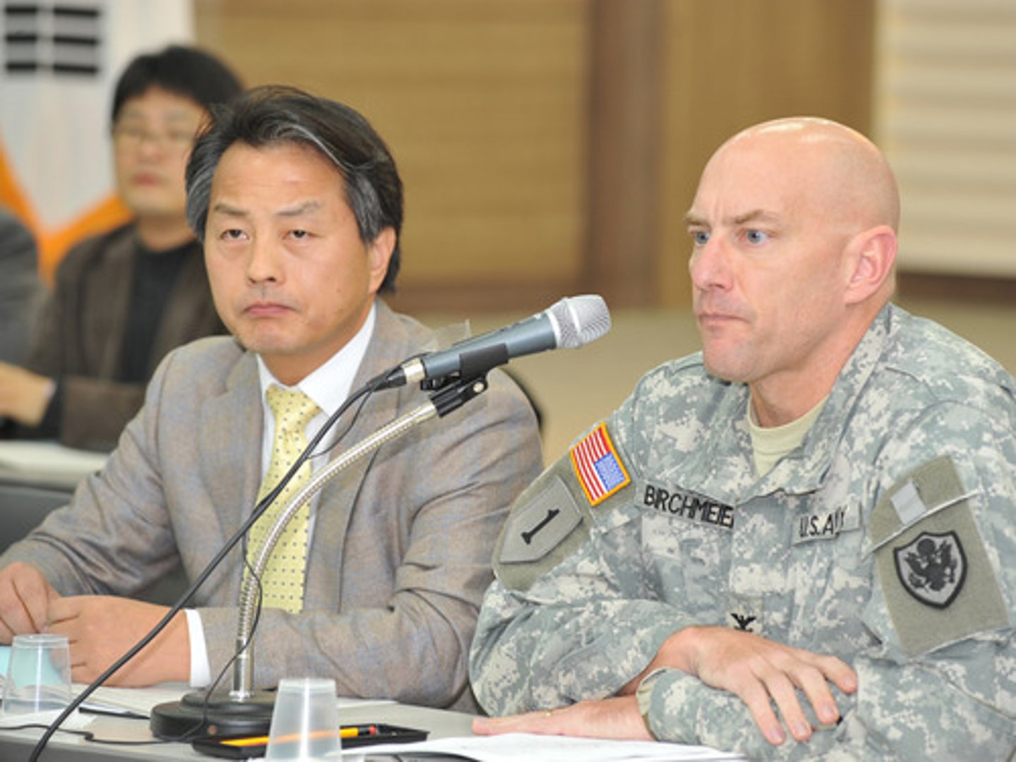 <p>có tính chất kết luận</p>