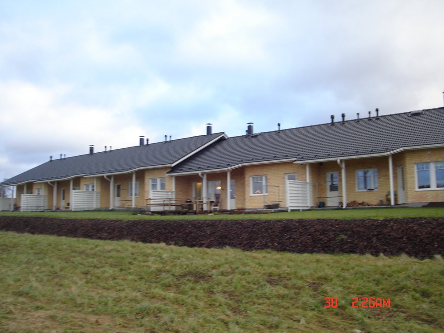 <p>row house</p>